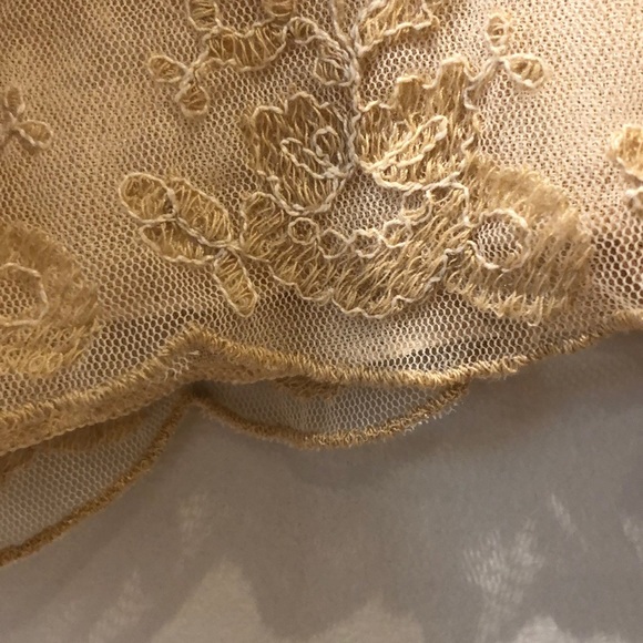 Summery Creme Tank Top!😍😍😍 - Picture 4 of 7